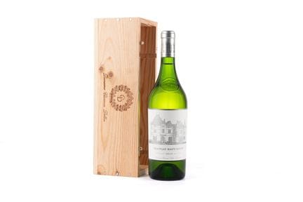 2019年侯伯王庄白葡萄酒，1瓶
酒瓶状况：1x1瓶 owc（非保税，未缴增值税）
所有状况和包装缩