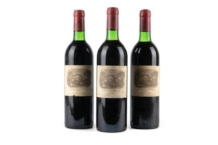 Chateau Lafite Rothschild 1982, 3 bottle

Parcel L