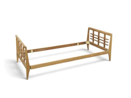 René GABRIEL. Lit de repos en bois naturel vers 19