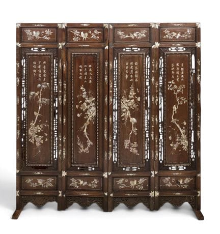 VIETNAM. PARAVENT en bois sculpté incrusté de nacr