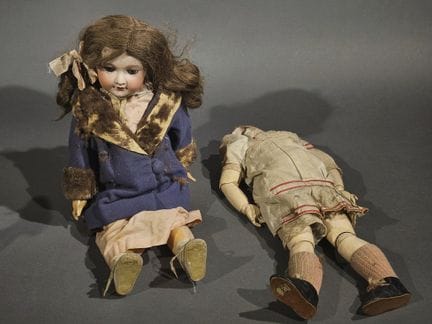 POUPÉE, la tête en porcelaine marquée "tête Jumeau
