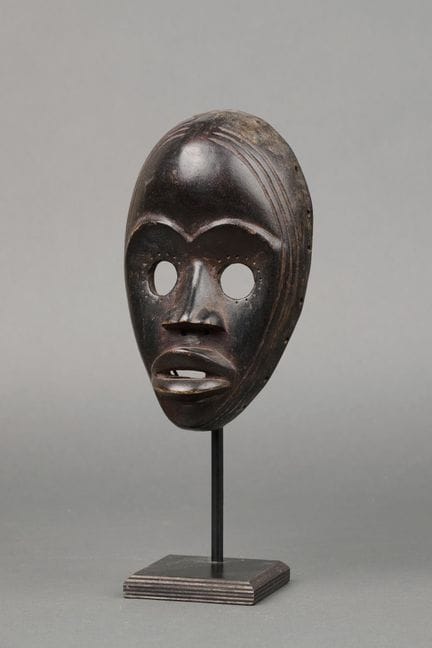 MASCHERA DAN in legno intagliato con patina marron