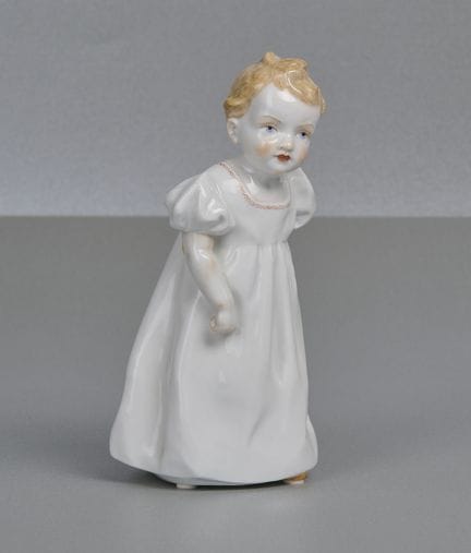 Niño de Meissen de Hentschel con muñeca
Niño de Me
