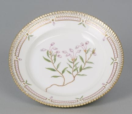 Royal Copenhagen, plato Flora Danica, primera sele