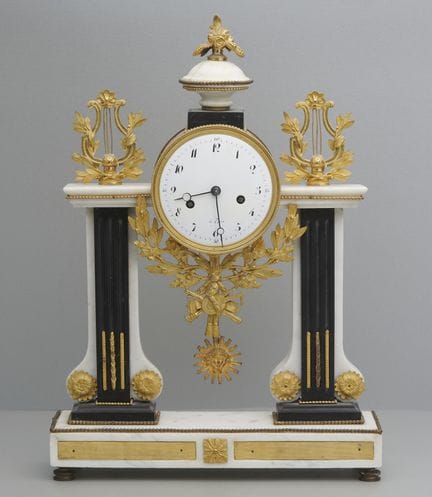 Gran reloj de portal Luis XVI, París
Gran reloj de