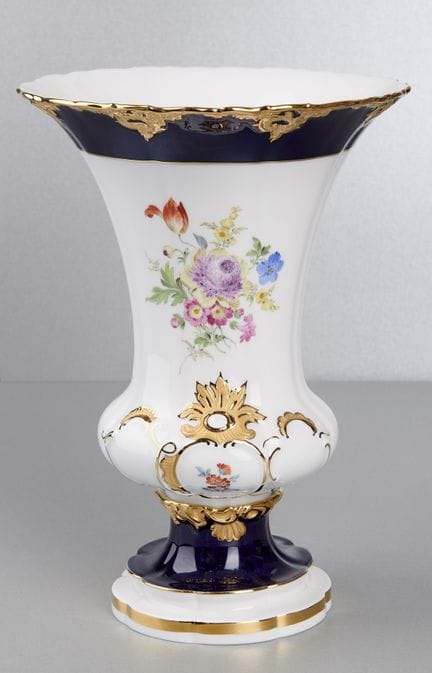 Jarrón de gala de Meissen, azul cobalto con oro de