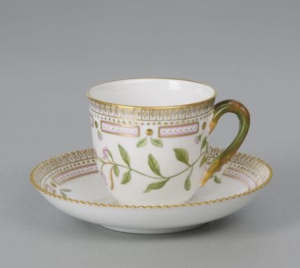 Royal Copenhagen, Flora Danica, taza de café, prim