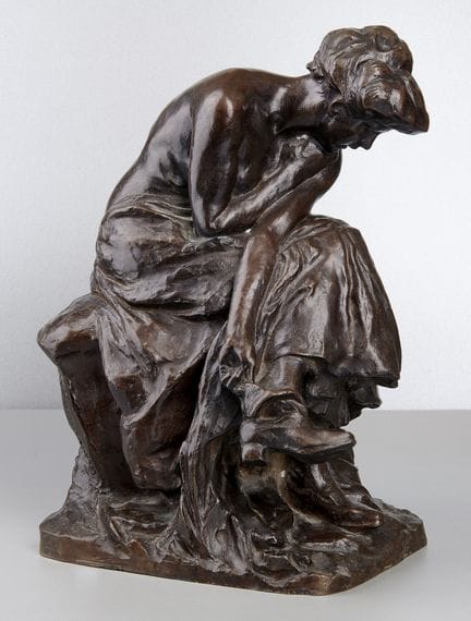 Grande scultura in bronzo, donna seduta, firmata, 