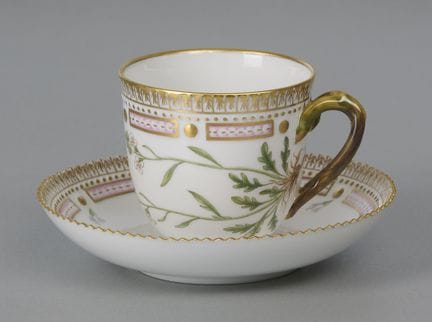 Royal Copenhagen, Flora Danica, taza de café, prim