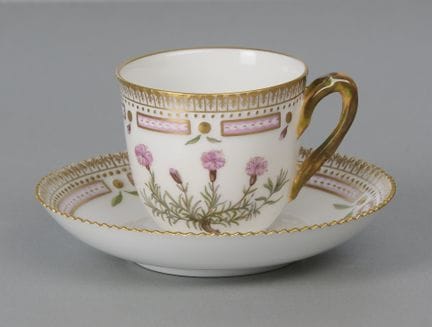 Royal Copenhagen, Flora Danica, taza de café, prim