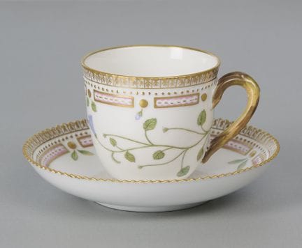 Royal Copenhagen, Flora Danica, taza de café, prim