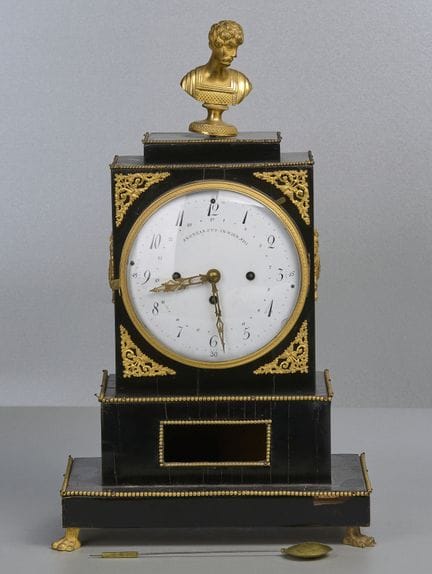 Orologio a pendolo, Vienna, XIX secolo, con orname