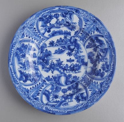 Large Delft faience plate with Chinese motifs
Larg
