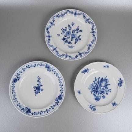 Tre piatti blu e bianchi, Meissen e KPM Berlin
Tre