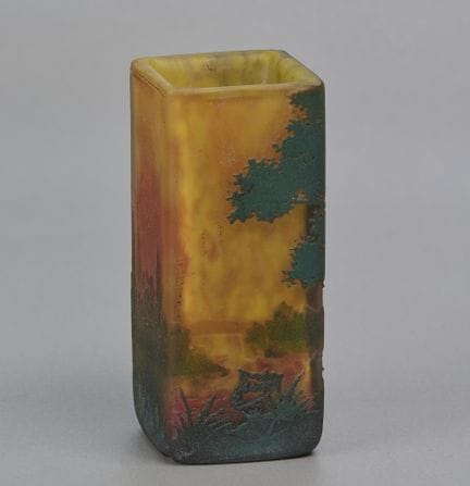 Vase Daum Nancy, fond jaune
Vase Daum Nancy, fond 