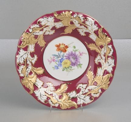 Meissen decorative bowl, red-ground, with floral d