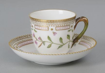 Royal Copenhagen, Flora Danica, taza de café, prim