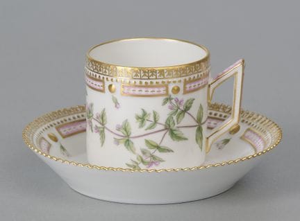 Royal Copenhagen, tazza Flora Danica, prima scelta