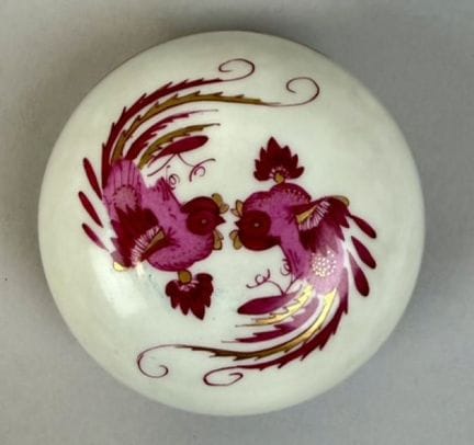 MEISSEN 
Caja circular con tapa de porcelana, deco