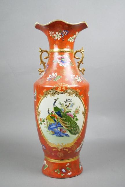 Jarrón balaustrado de porcelana con decoración esm