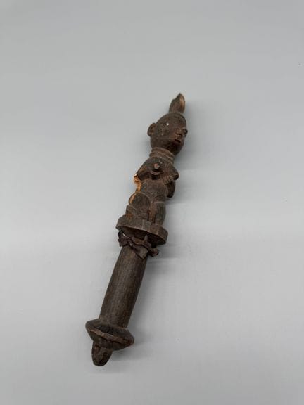 SCEPTRES DE DANSE, OSHE SHANGO, YORUBA, NIGERIA 
B
