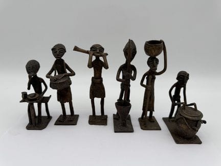 LOT DE SIX FIGURINES - BURKINA FASO
Milieu du XXe 