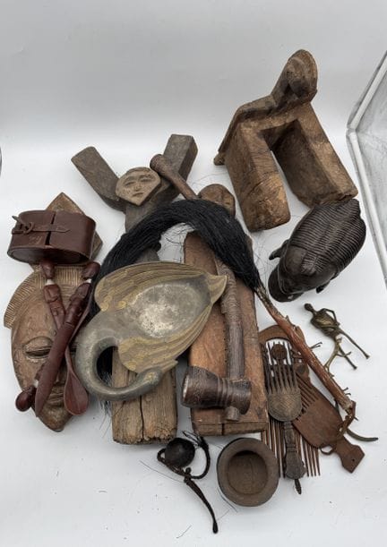 ENSEMBLE DE DIVERS OBJETS
Milieu du XXe siècle. Bo