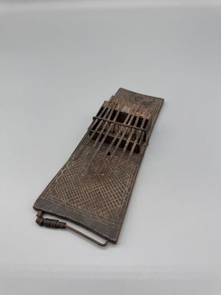 PETIT XYLOPHONE, RD CONGO, ANGOLA, TANZANIE 
Bois,