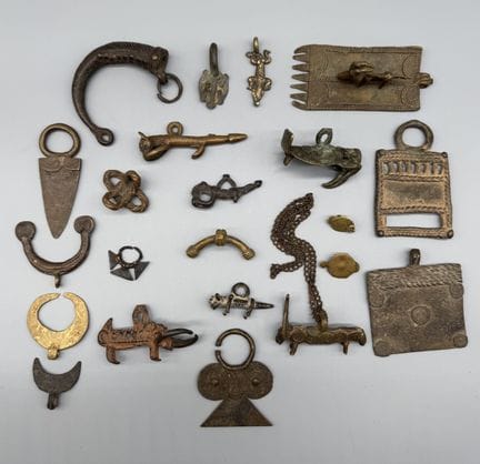 SCHMUCKSET, ANHÄNGER
Erste Hälfte des 20. Jahrhund