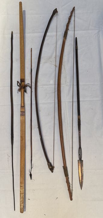 ENSEMBLE D'ARCS ET DE FLECHES (LOT DE 6 PIECES)
Pr
