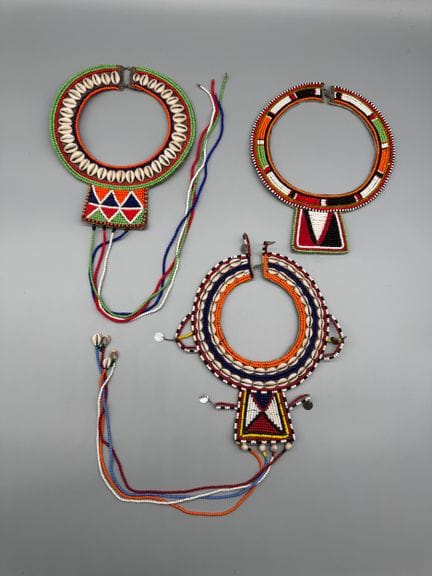 CONJUNTO DE 3 COLLARES MASAI, KENIA, TANZANIA 
Cue