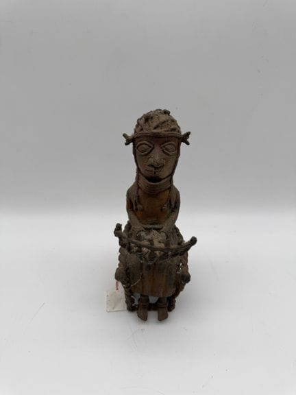 STATUETTE D’OBA ASSIS - Nigeria - Yoruba
Milieu du