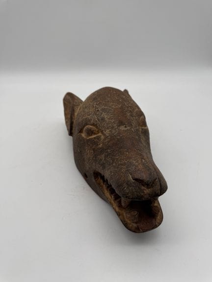 MASQUE CIMIER, BUFFLE - Cameroun - Bamileke
Milieu