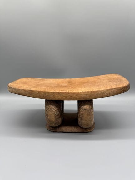 SEDIA In legno chiaro. 
Dimensioni: 16 cm di altez