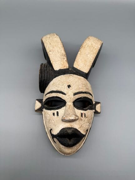 MASQUE ELU, OGONI, NIGERIA Bois, kaolin, ocre noir