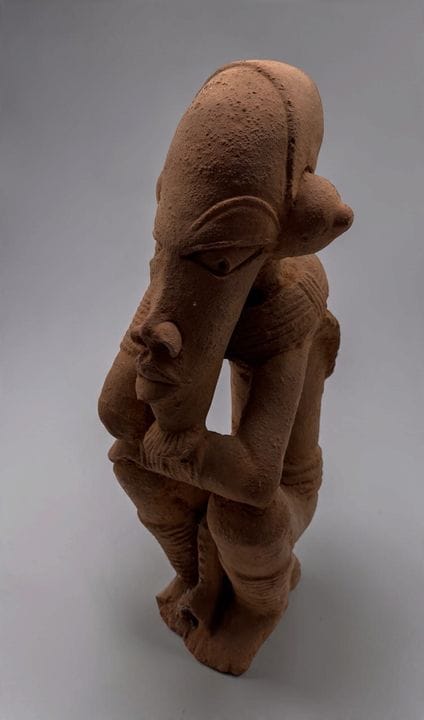 FIGURE AGENOUILLEE, DANS LE STYLE DE LA CULTURE NO