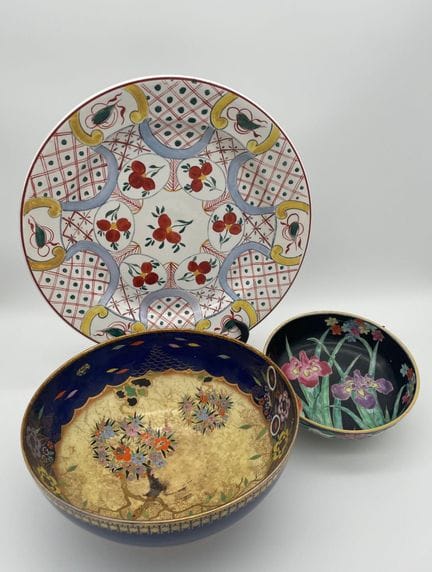Tres piezas de cerámica decorativa - Nippon, Carlt