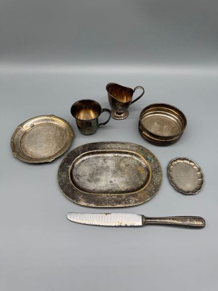 Pequeño lote de artículos de mesa de metal platead