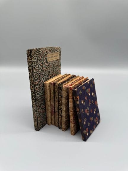 Lote de ocho libros, siete de ellos de la «Bibliot