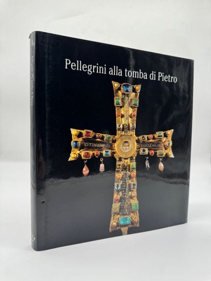 Pellegrini en la tumba de Pedro  
Repasa la larga 