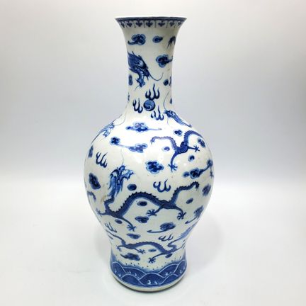 中国古董Kang Hsi Signed 青花瓷花瓶（带龙纹装饰）。 状况良好：一般
