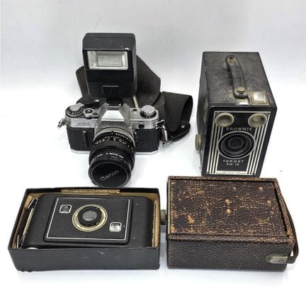Group Lot of Old Cameras Including Jiffy Kodak Ser