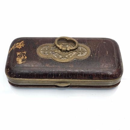 Antique Victorian Traveling Jewelry  Case. 
Condit