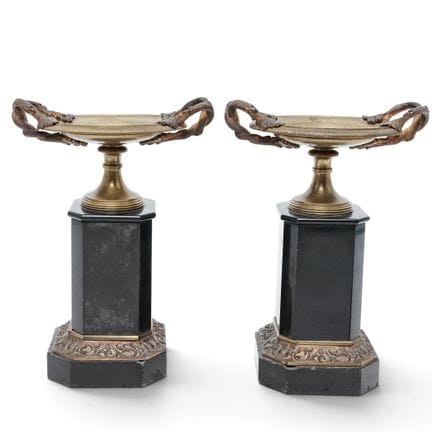 Paire de tazzas françaises de style Empire en bron