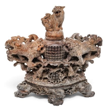 大型雕刻皂石福犬香炉，约1920年代至1950年代，中国艺术家/设计师/制造商：不详，中国标记：无，