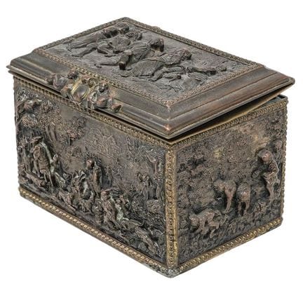 Französische Repoussé-Dose aus Bronze von T &amp; 