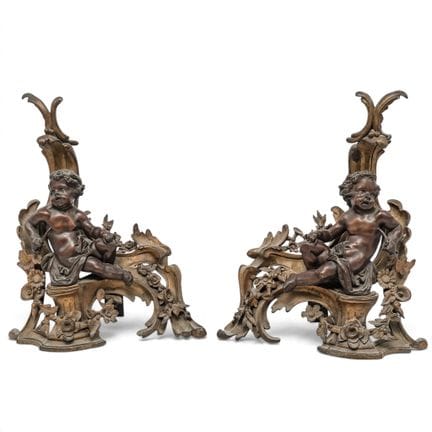 Paar französischer Bronze-Kaminhaken mit Cherubim 
