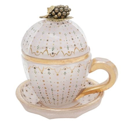 Antike böhmische Teetasse mit Deckel und Untertass