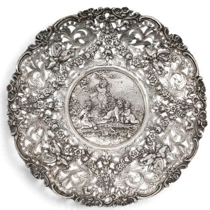 Georg Roth &amp; Co. Silberschale mit Repoussé-Rel