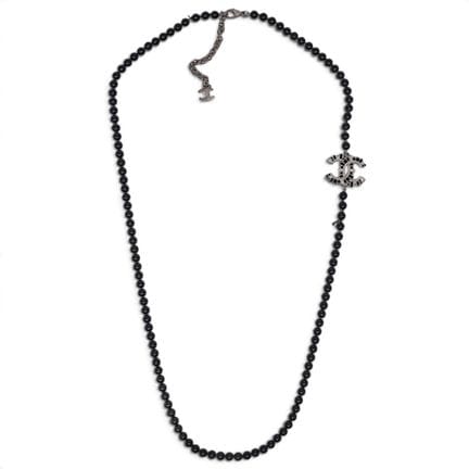 Collier sautoir Chanel « Costume » noir à perles a